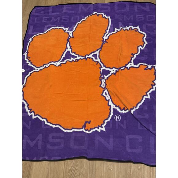 Clemson Tigers Outdoor Nylon & Fleece Throw Blanket 48” x 60" Picnic Northwest - Picture 5 of 7